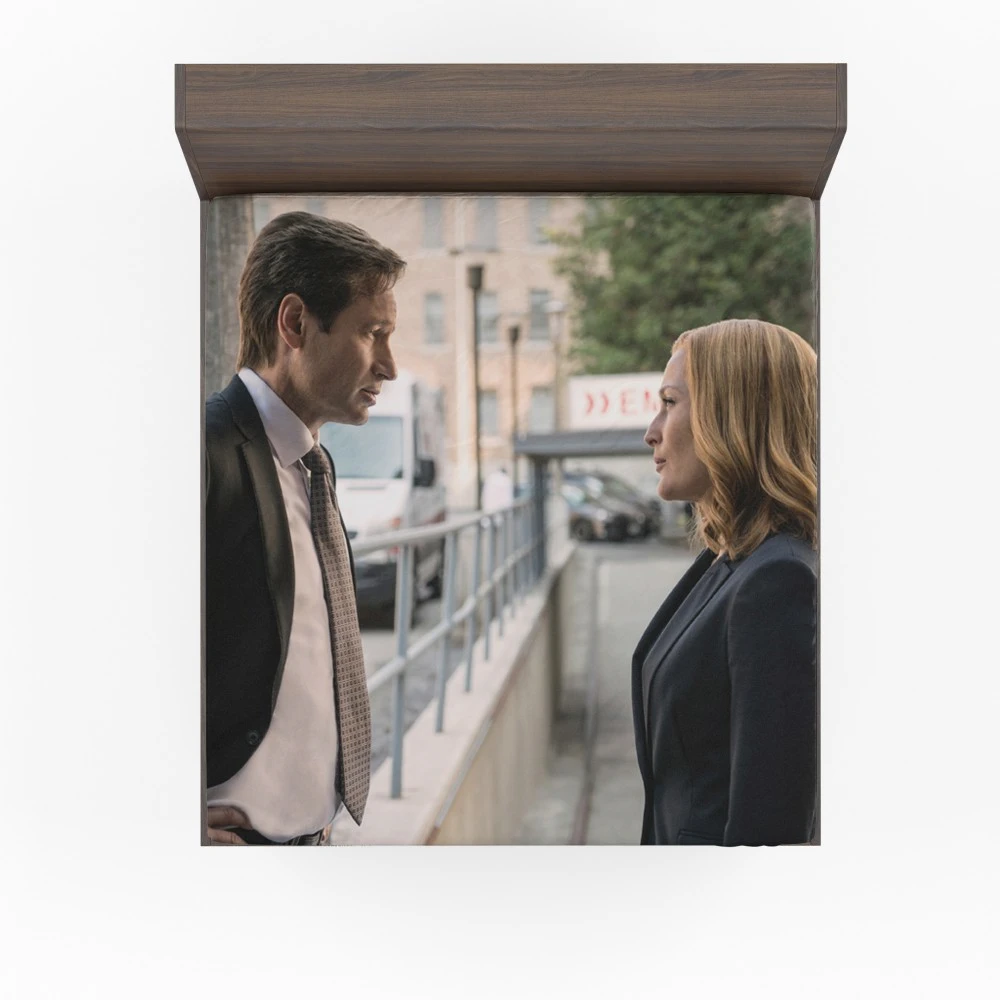 The X-Files: Fox Mulder & Dana Scully Unrelenting Quest Fitted Sheet