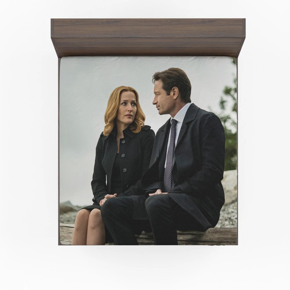 The X-Files: Fox Mulder and Dana Scully Quest Fitted Sheet