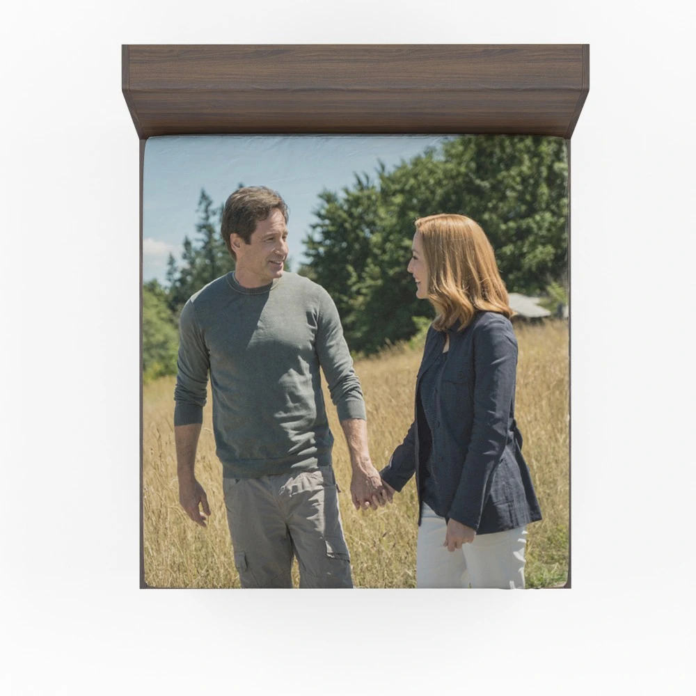 The X-Files Intriguing Duo: Scully & Mulder Fitted Sheet